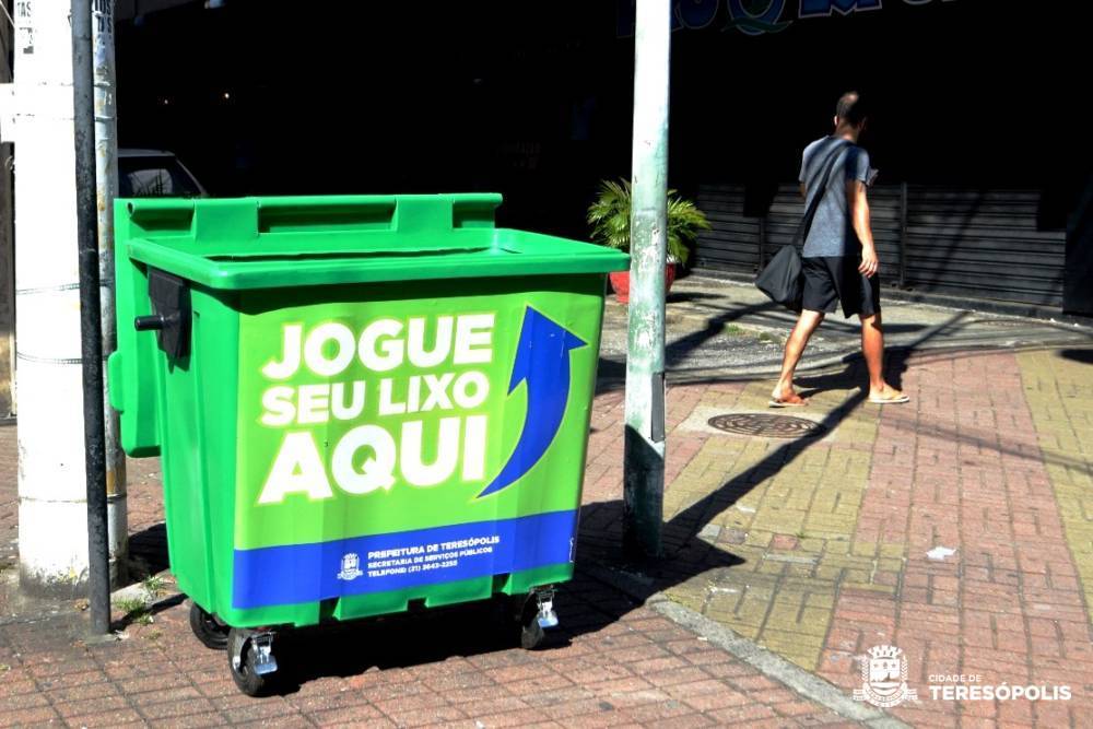 Prefeitura instala novos contêineres de lixo na Várzea