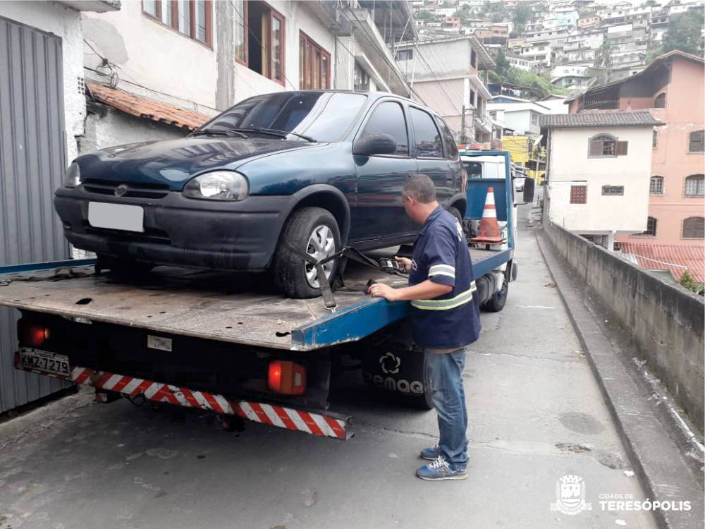 Morador pode solicitar reboque da Guarda Municipal para retirar veículo estacionado irregularmente