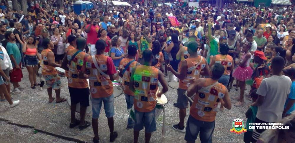 Carnaval 2019 - Terê Alegria em Família - Lupulando: shows e desfile de bloco animam o domingo de Carnaval no Alto