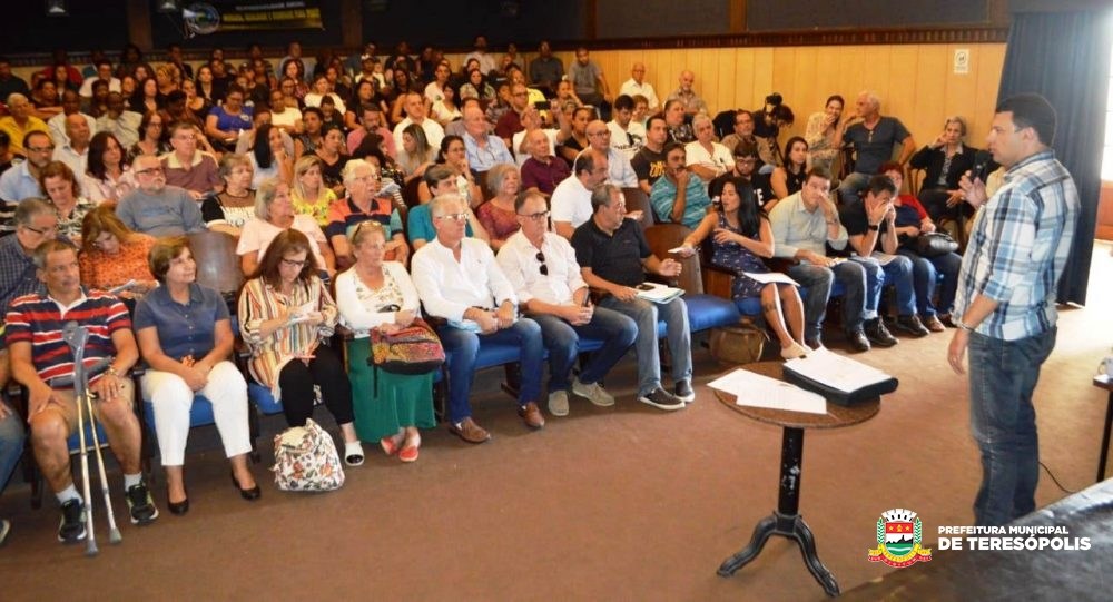 Audiência pública reúne população e poder público em debate sobre Habitação de Interesse Social