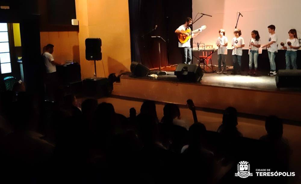 Escola de Música Villa-Lobos: Divulgadas as listas de inscritos nos cursos de Musicalização Infantil e de Vivência Musical na Melhor Idade