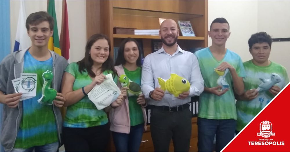 Consciência cidadã: Prefeito recebe adolescentes que buscam soluções para desafios sociais e ambientais