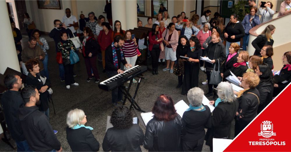 Sarau Cultural do CRAS Alto promove cultura e encanta público no hall da Prefeitura