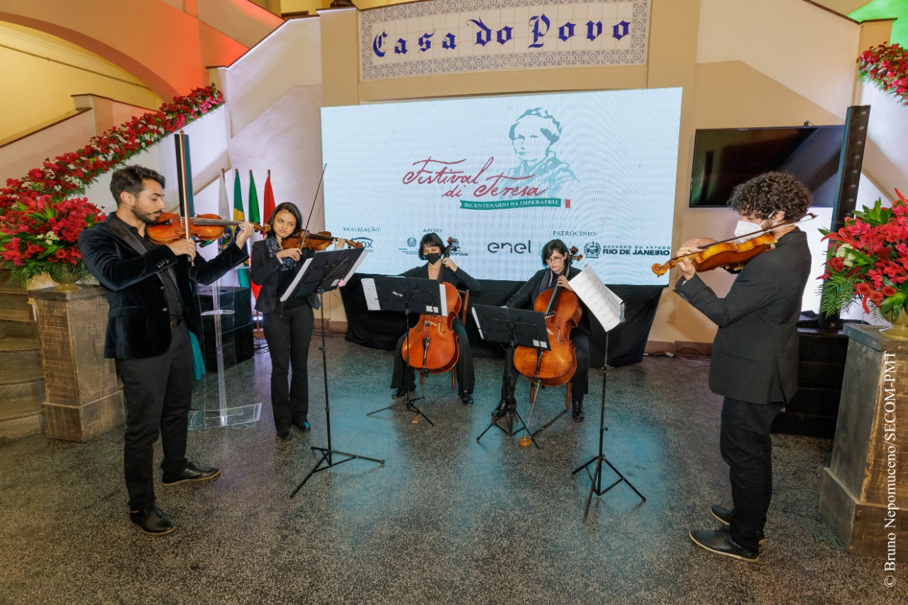 Sarau cultural abre o 'Festival di Teresa' em Teresópolis