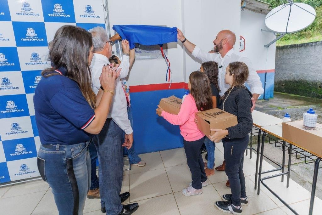 Prefeito Vinicius Claussen lança Projeto 'Escola em Tempo Integral' em 18ª escola municipal