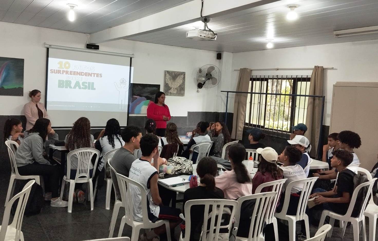 Secretarias de Assistência Social e Direitos Humanos e de Saúde promovem atividade sobre prevenção à gravidez na adolescência em escola municipal