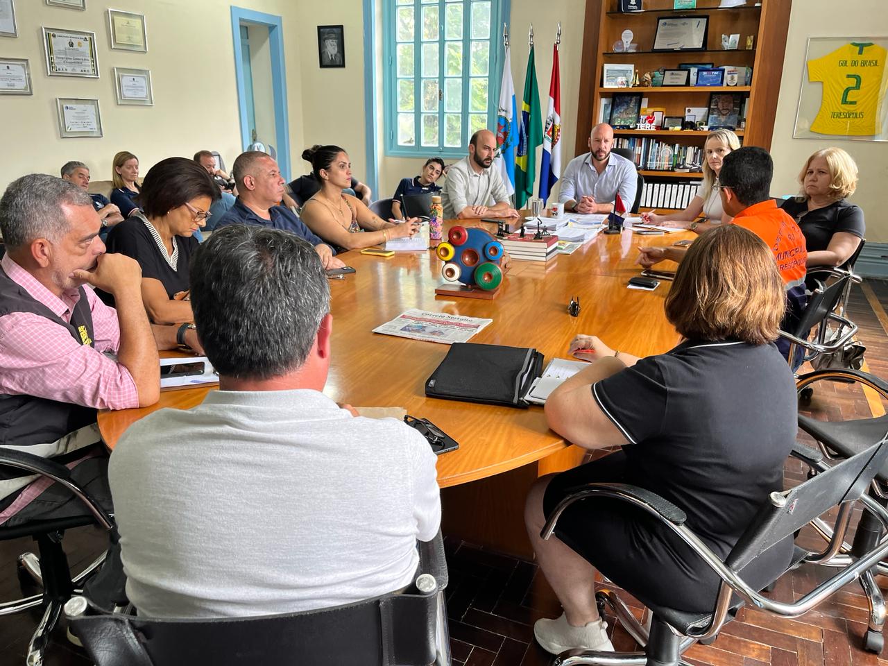 Prefeito de Teresópolis cria gabinete de crise preventivo devido ao alerta de chuva intensa para a Região Serrana