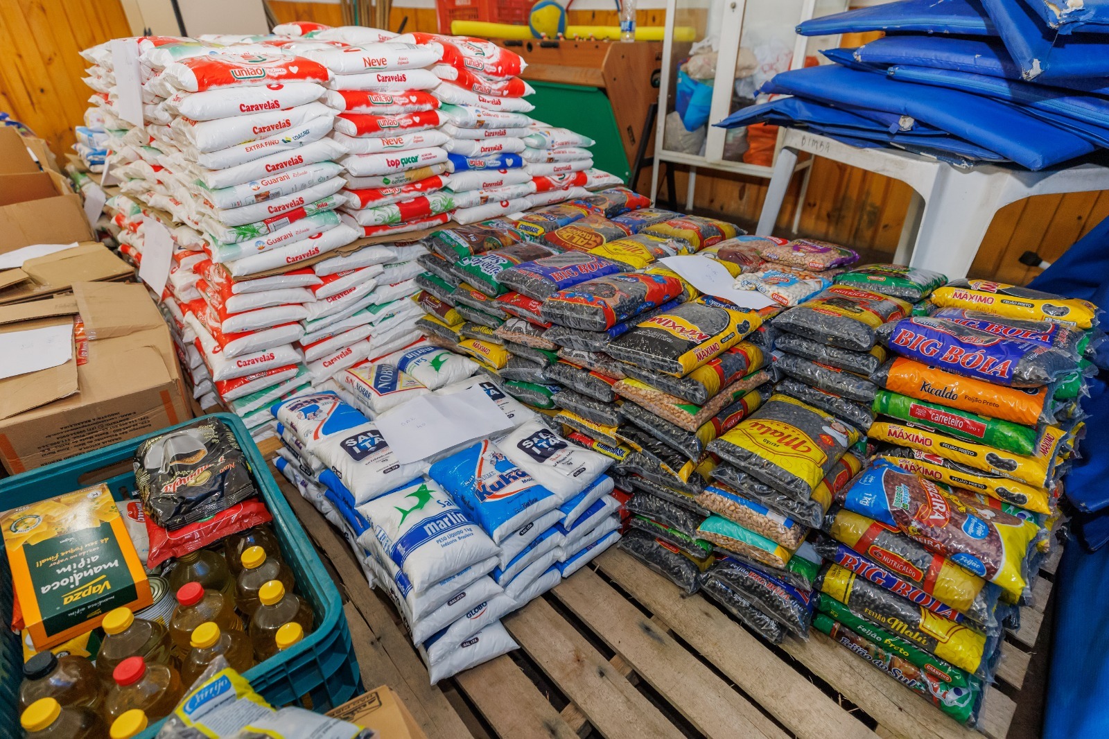 'Teresópolis abraça RS': quase 4 toneladas de alimentos foram arrecadados para ajudar as vítimas das enchentes no Rio Grande do Sul