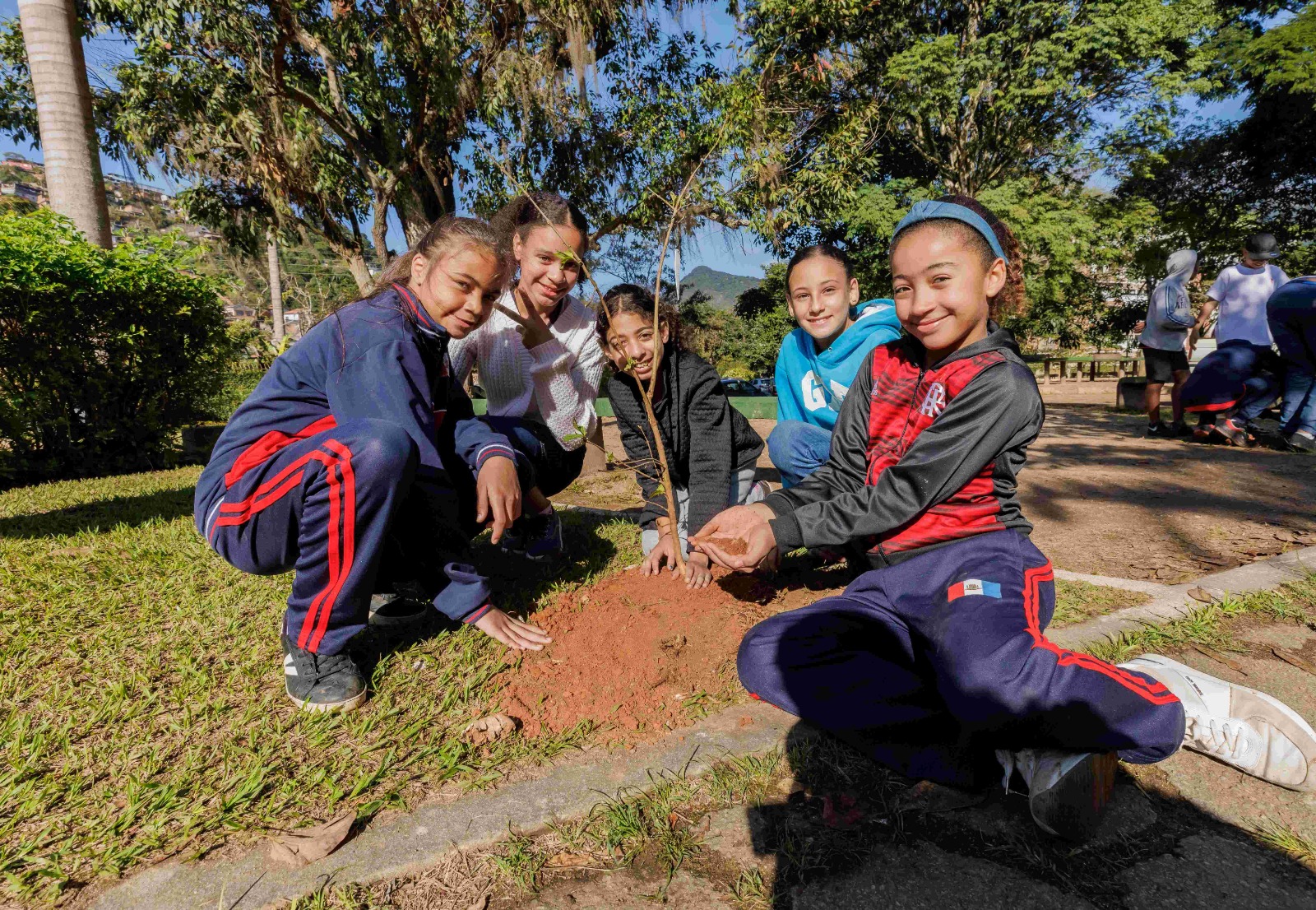 Atividades pelo Dia Mundial do Meio Ambiente movimentam praça pública em Teresópolis
