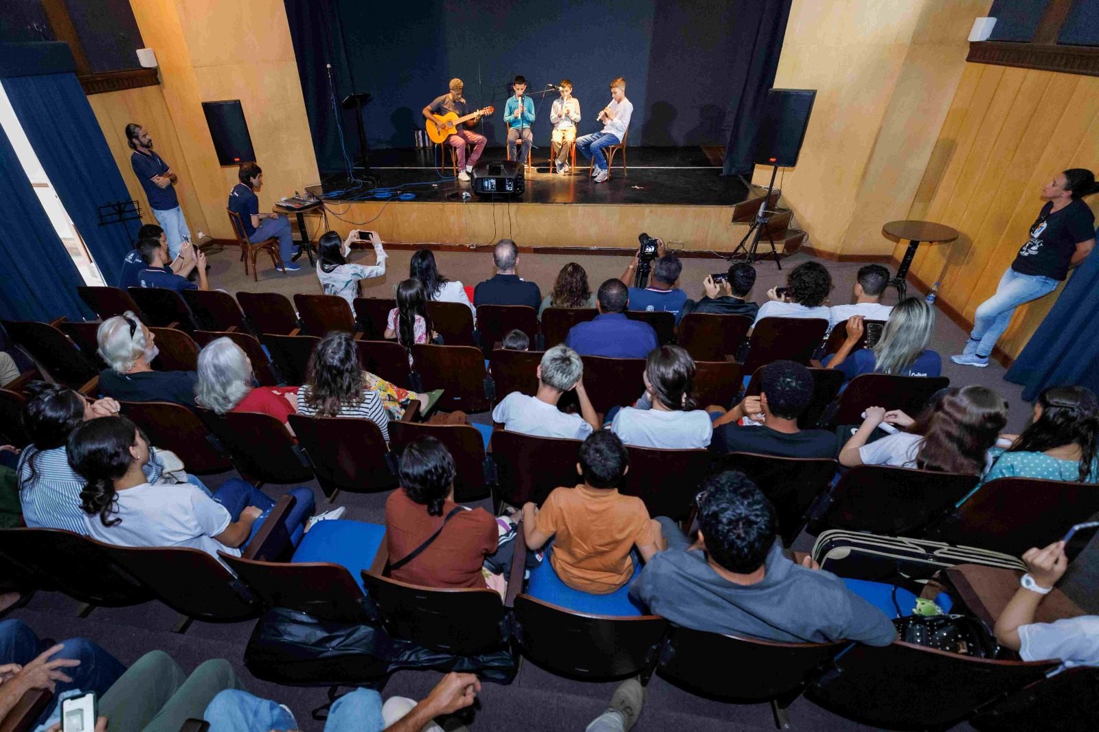 Alunos fazem concerto de conclusão de cursos da Escola Municipal de Música de Teresópolis