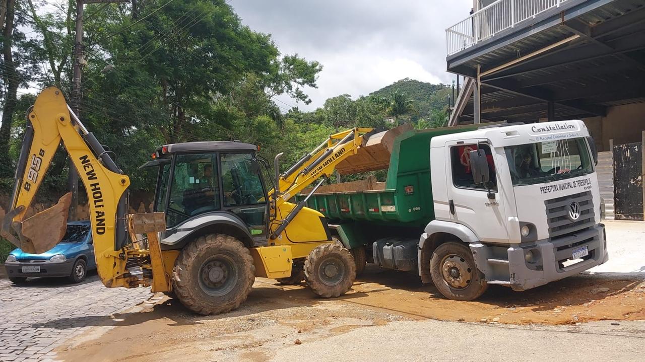 Prefeitura segue intensificando a limpeza dos espaços públicos