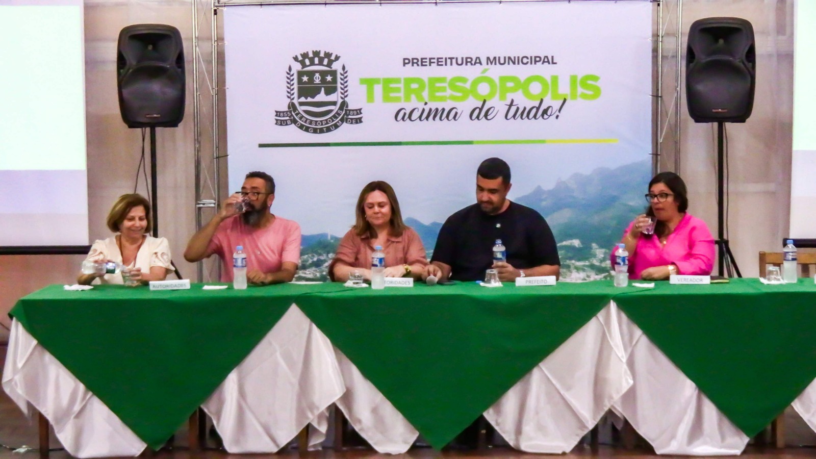 Vozes que Transformam': Abertura oficial do ano letivo reúne professores, diretores e equipe gestora da Secretaria de Educação