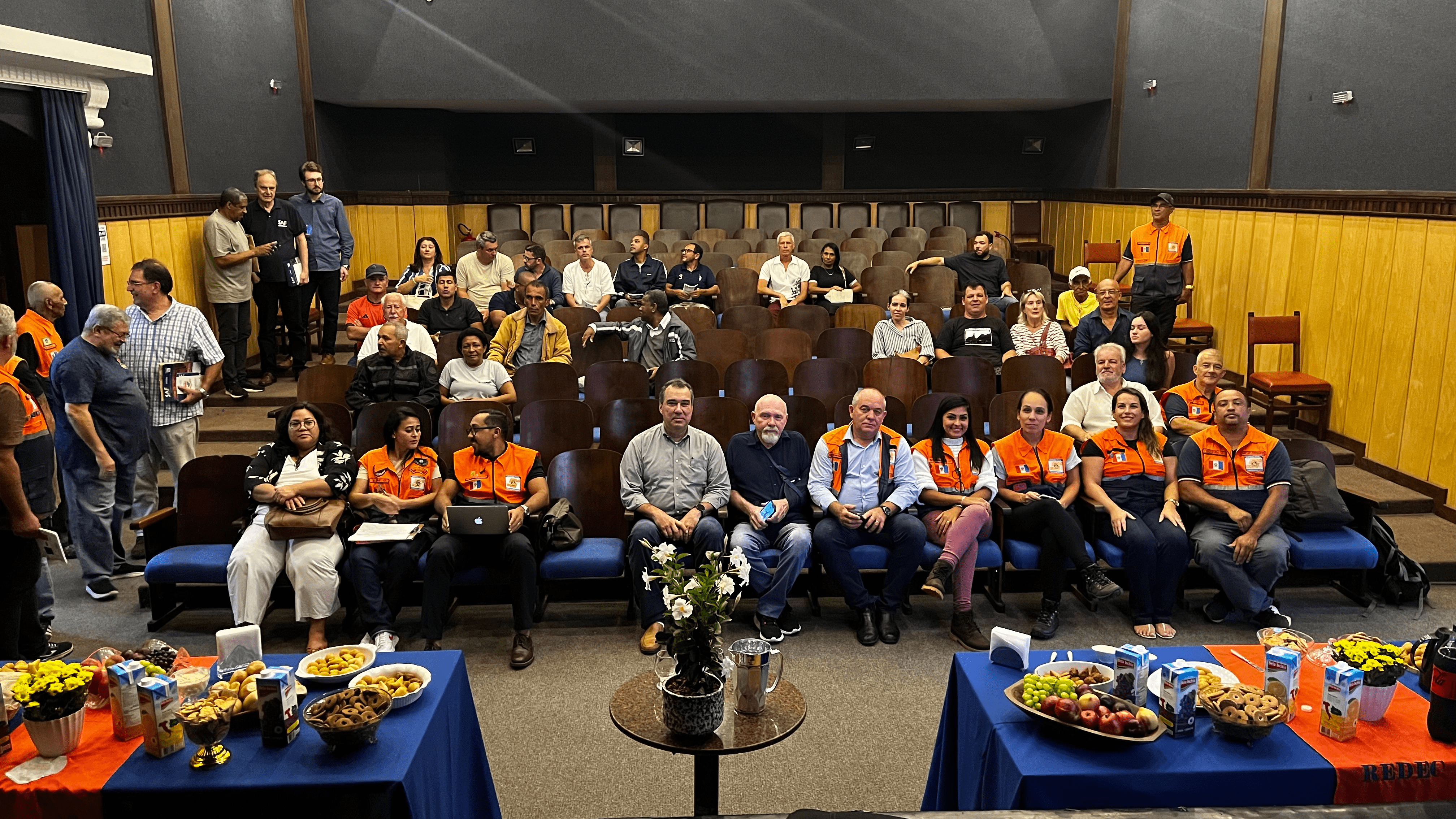 Defesa Civil de Teresópolis realiza encontro com líderes comunitários