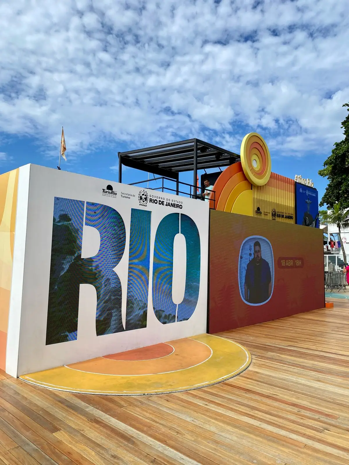 Da serra para o mar: Teresópolis destaca atrativos turísticos na 4ª edição do projeto #TônoRio em Copacabana