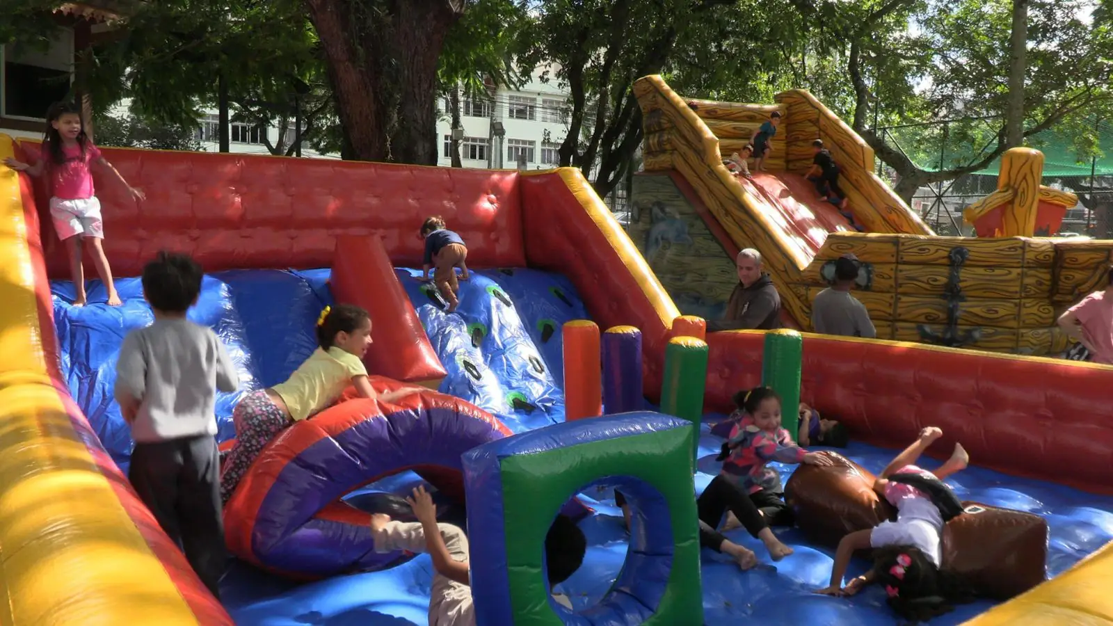 Alegria e diversão marcam a 12ª edição do 'Domingo no Parque'