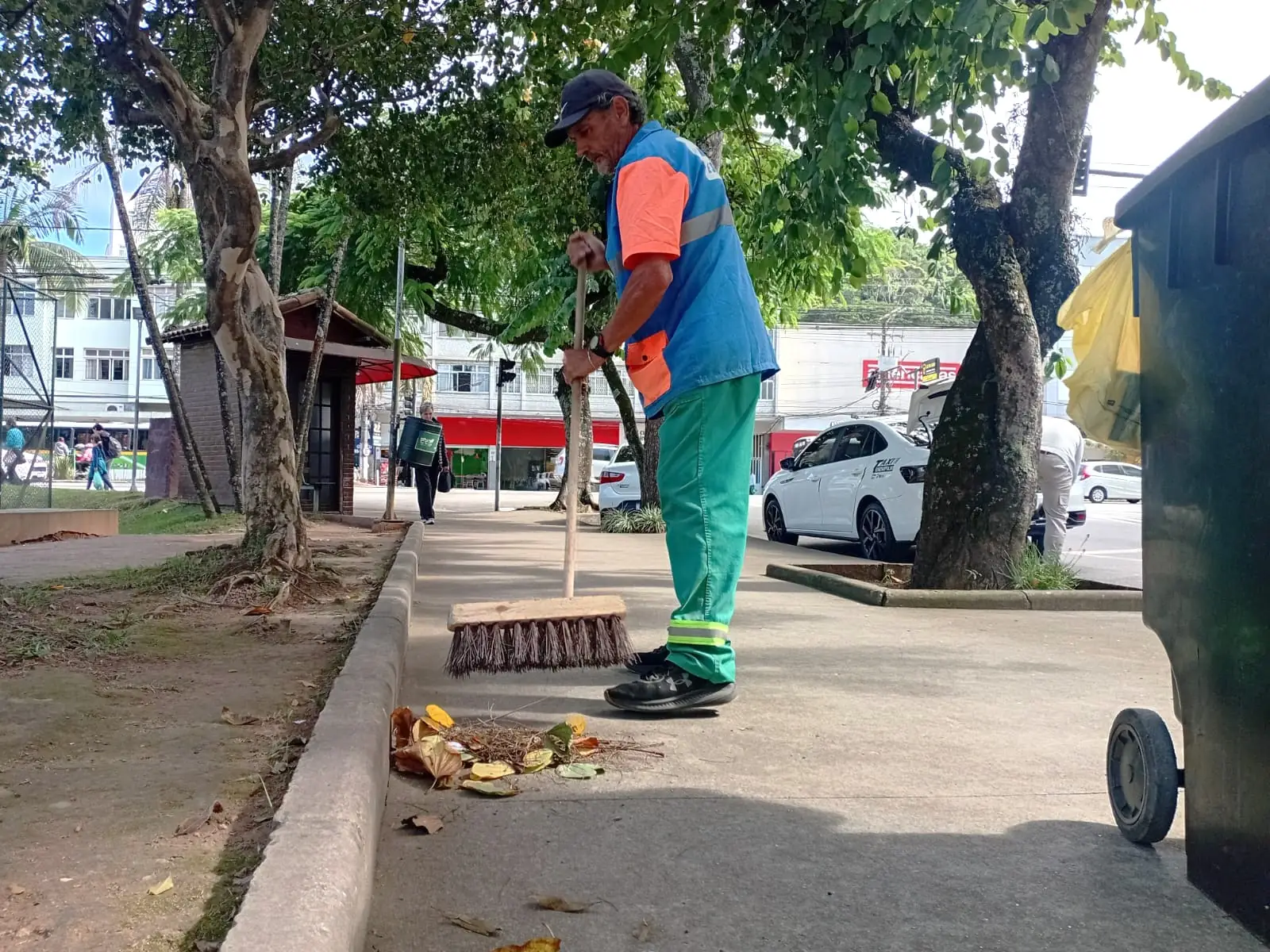 Prefeitura de Teresópolis realiza manutenção urbana nos bairros