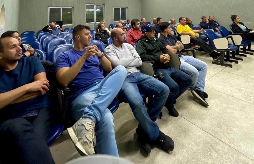 Maio Amarelo: Parceria pela Segurança no Trânsito: motoristas e enfermeiros da Secretaria de Saúde participam de atividade sobre o tema