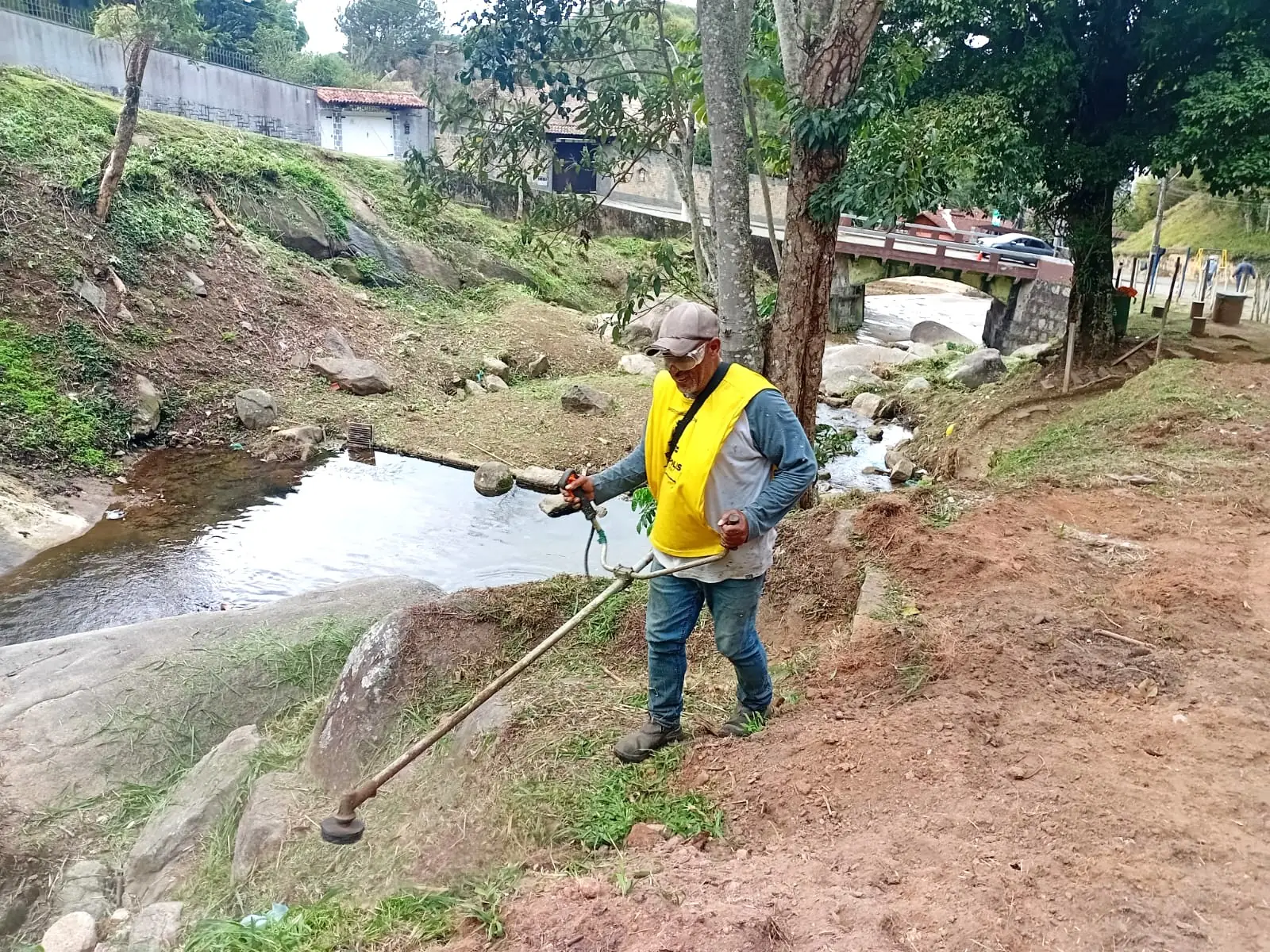 Prefeitura de Teresópolis percorre os bairros com ações de manutenção e limpeza geral