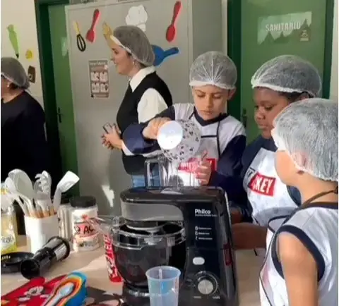 Escola Municipal Francisco Maria Dállia, em Bonsucesso, inaugura Sala Maker de Culinária