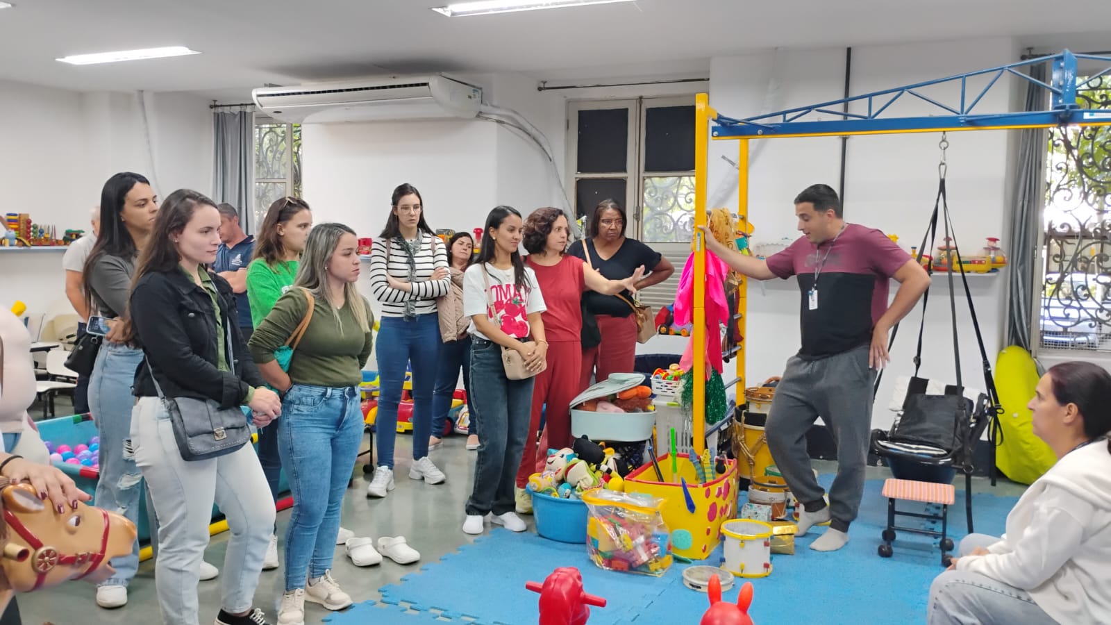 Profissionais da Educação, alunos e familiares visitam Instituto Benjamin Constant