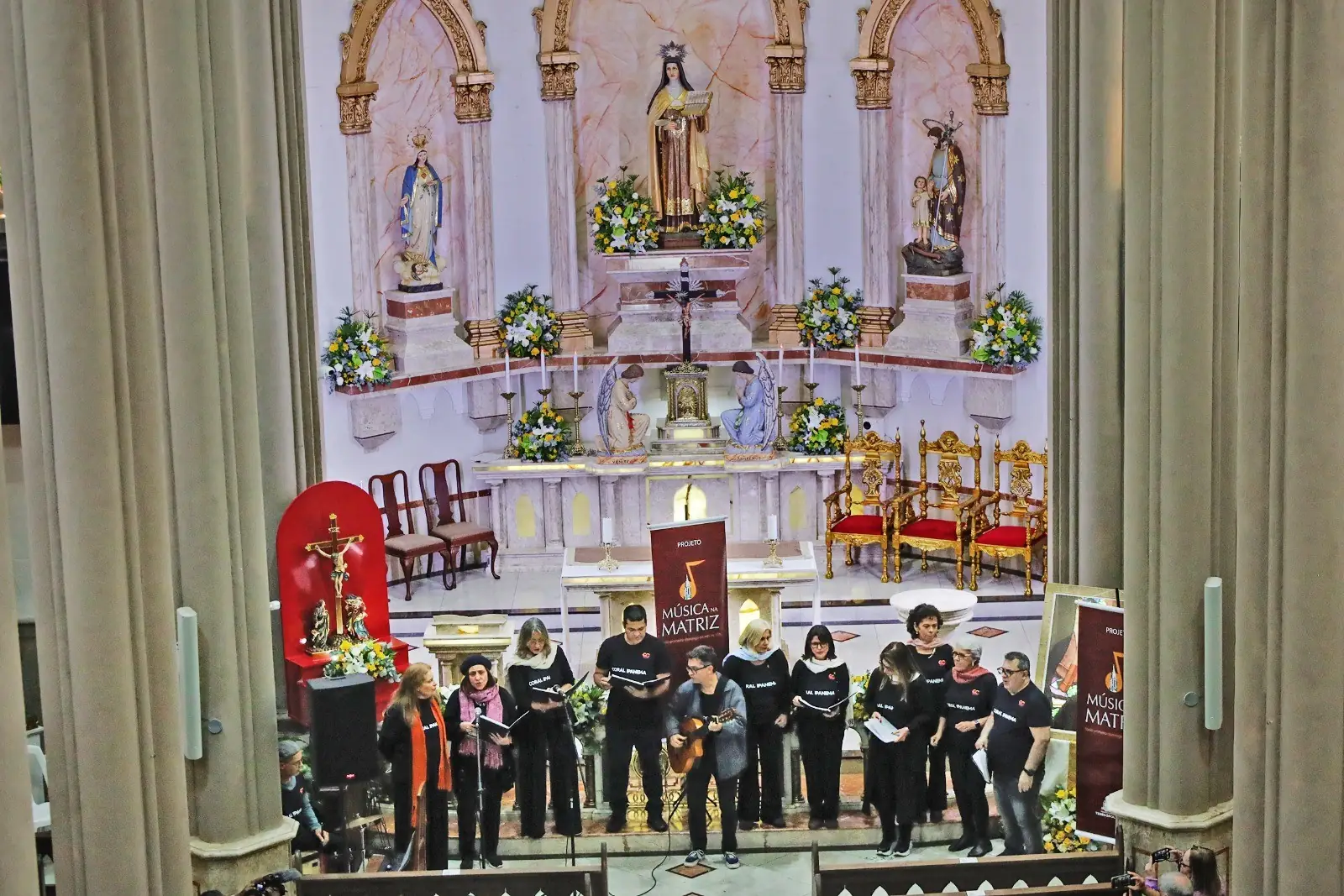Teresópolis 134 anos: Público canta no Música na Matriz junto com o Coral Ipanema no Aniversário da Cidade
