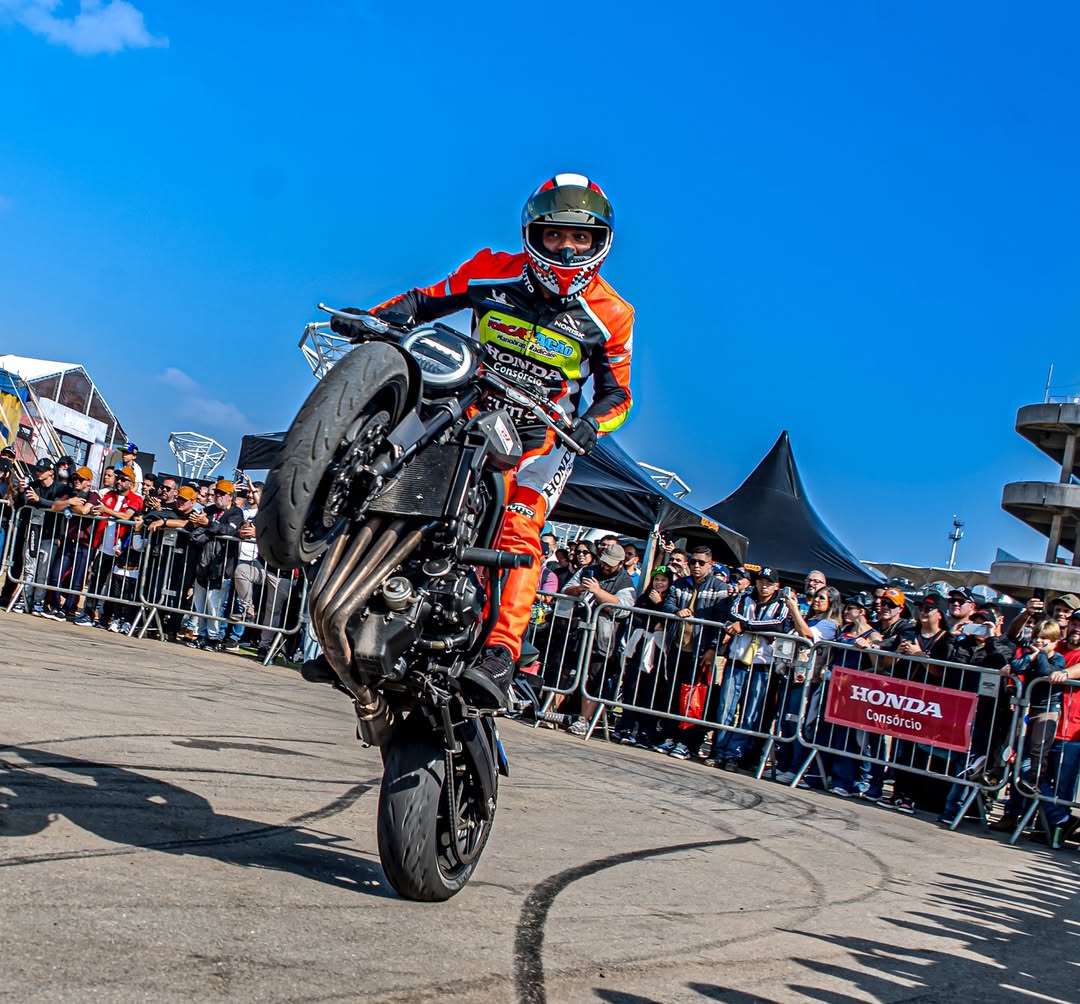 Show de manobras radicais com motos, festa julina, baile, teatro e lazer em família em Teresópolis
