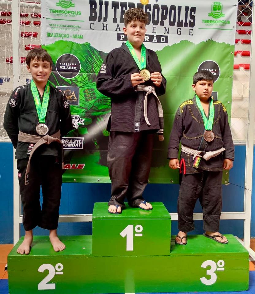 Ginásio Pedrão recebe o BJJ Teresópolis Challenge e alunos da SMEL se destacam com medalha