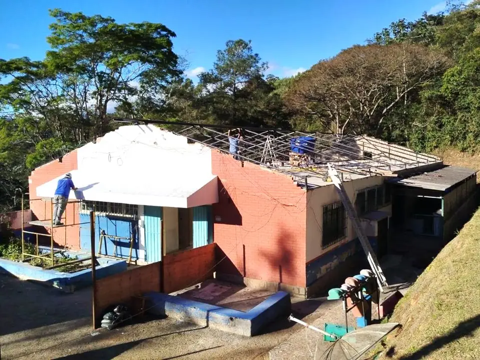 Prefeitura de Teresópolis fiscaliza obras de reforma e modernização de unidades de saúde, de creche e de escola