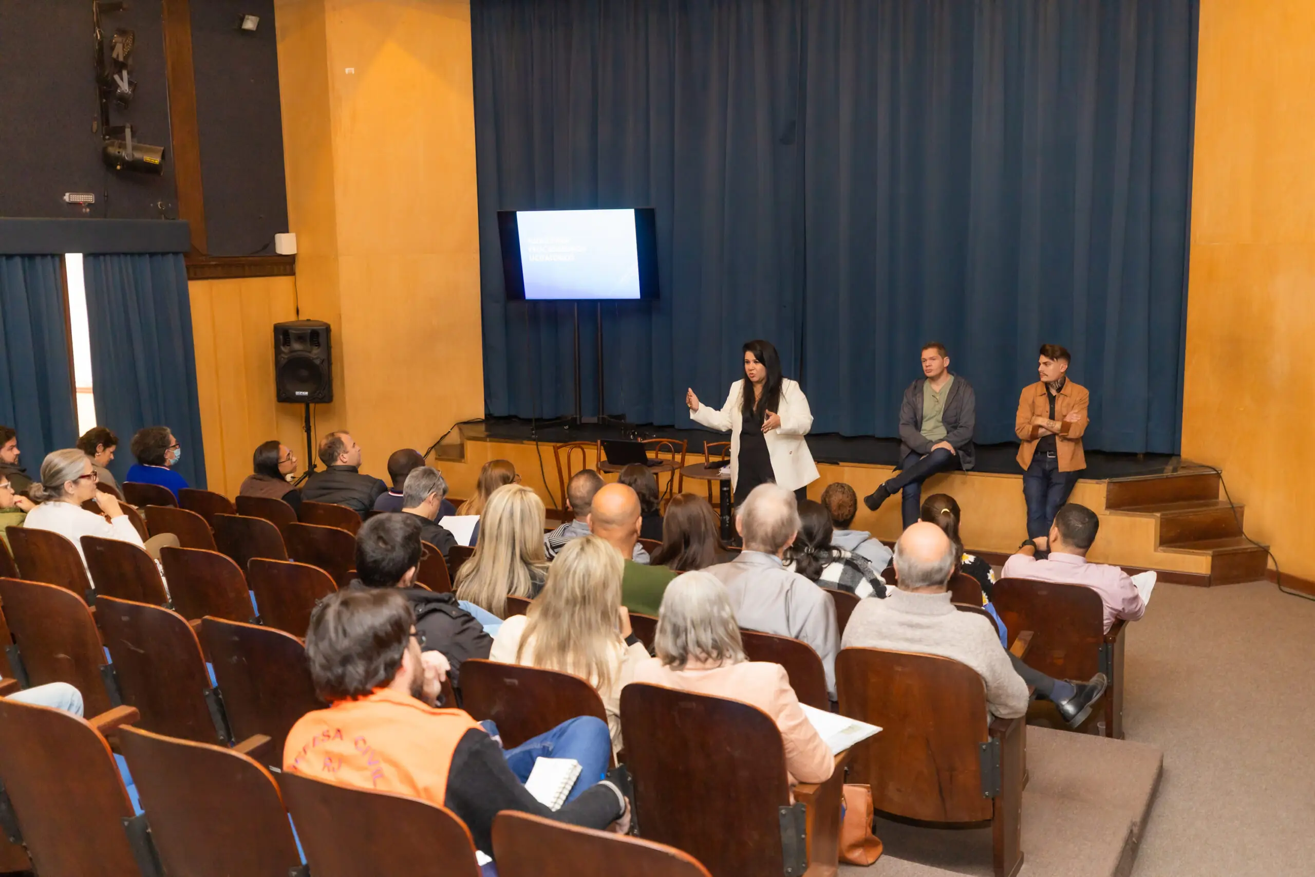 Secretaria Municipal de Administração realiza treinamento para servidores municipais 