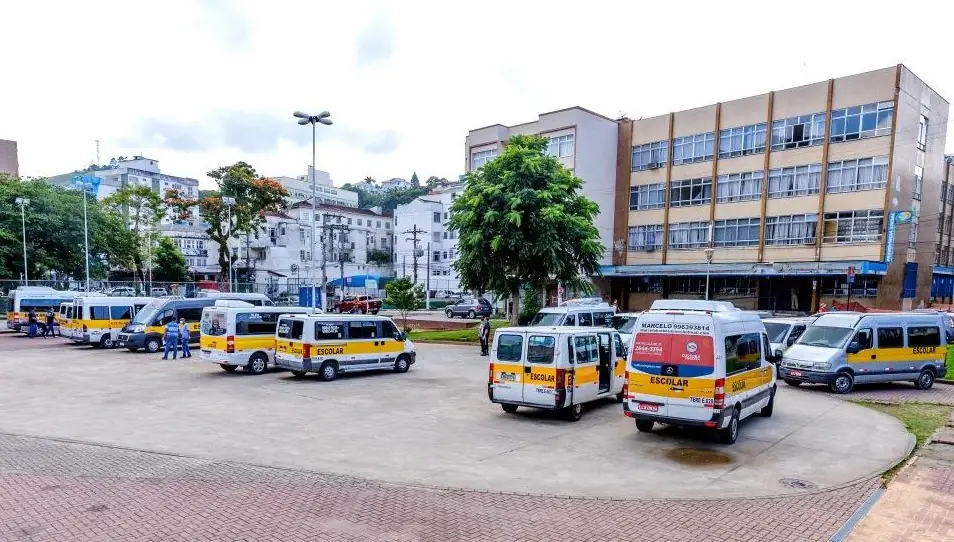 Transporte legal: Secretaria de Segurança vistoria vans escolares em Teresópolis