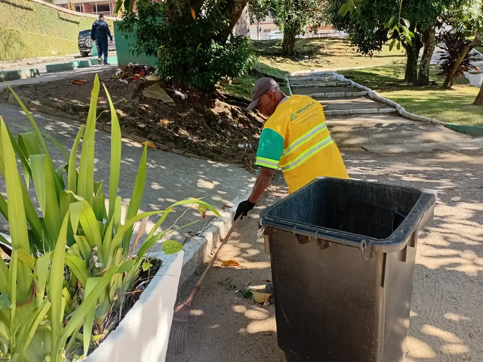 Prefeitura de Teresópolis atua na conservação e manutenção de praças e espaços públicos
