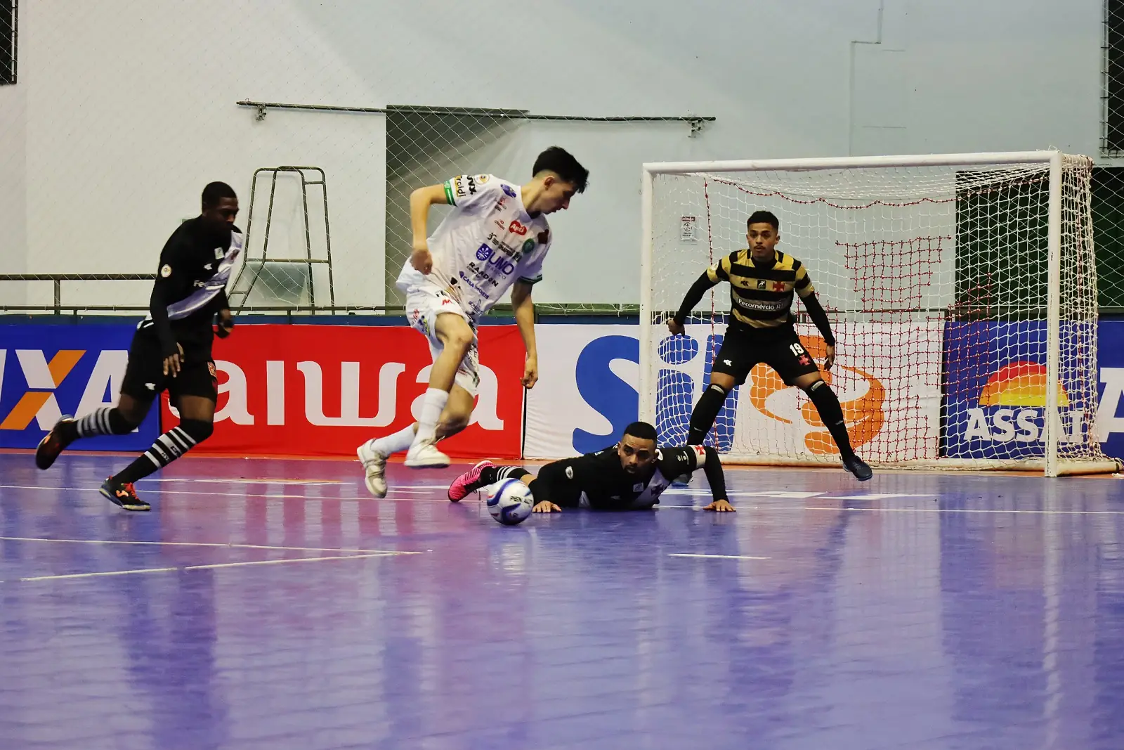 Brasileiro de Futsal: Vasco e Chapecoense protagonizam empate emocionante no Pedrão