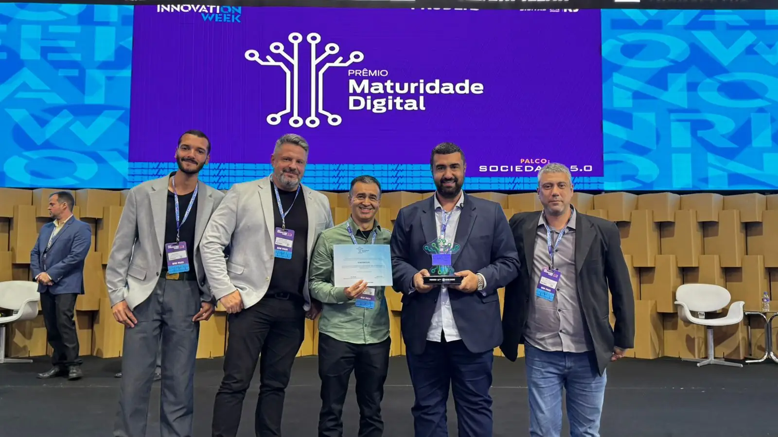 Teresópolis brilha na Rio Innovation Week e conquista prêmio de Transformação Digital