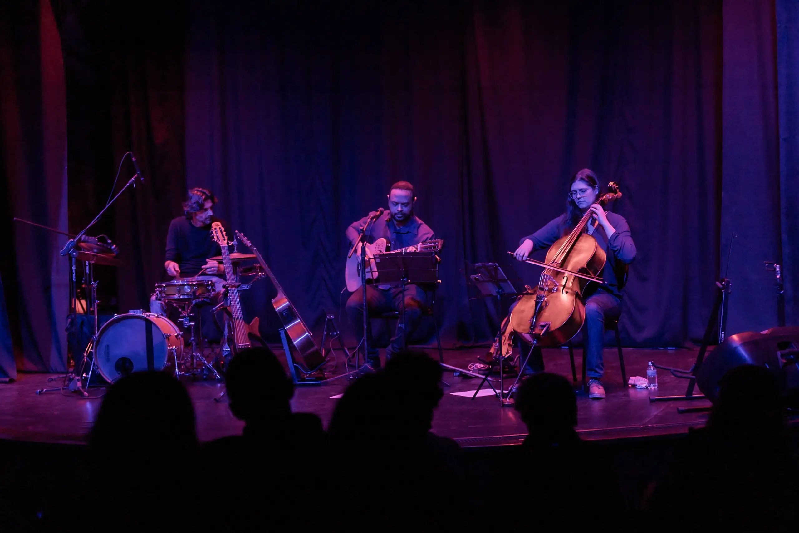 Show Receita Brasileira embala o público com o melhor da MPB na Casa de Cultura de Teresópolis