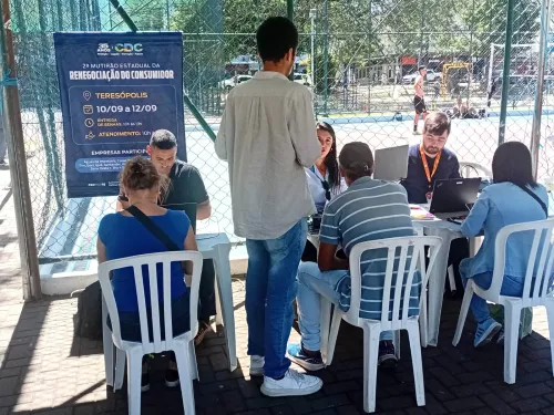 Secretário de Estado de Defesa do Consumidor vem a Teresópolis conferir o 2º dia do mutirão de renegociação de dívidas