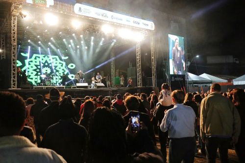 FEPORT 2025: Show gospel de Samuel Miranda e da Banda Educart abrem a Feira do Produtor Rural de Teresópolis