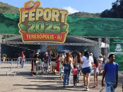 FEPORT 2025: Visitantes curtem as atrações e os expositores fecham bons negócios enquanto aguardam o show de Leonardo, às 23h
