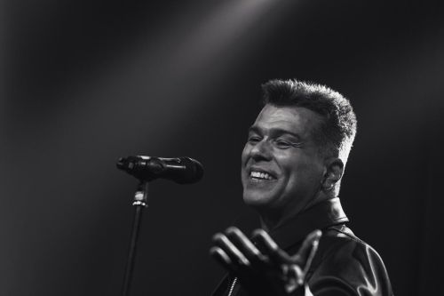 Maurício Mattar Apresenta Show Musical no Teatro Feso neste Sábado (18)