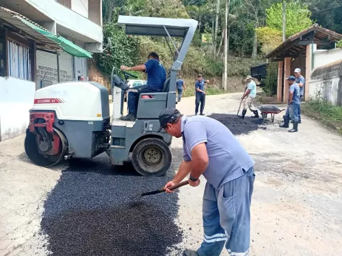 Teresópolis: Prefeitura intensifica ações de tapa-buracos e limpeza de galerias