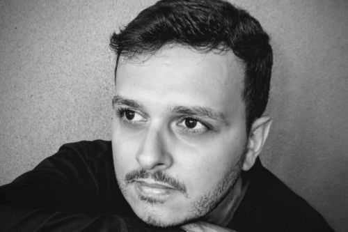 Noite de Música e Emoção: Silas Barbosa se Apresenta em Recital de Piano no Teatro Feso