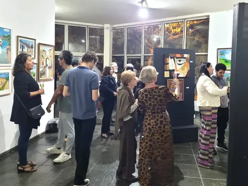 Exposição Coletiva de Arte Aberta ao Público até o dia 21 na Casa de Cultura de Teresópolis