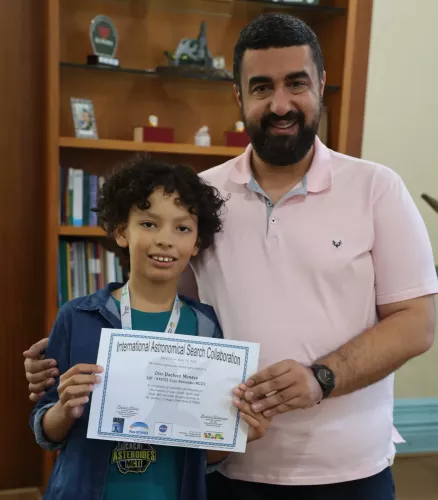Prefeito Leonardo Vasconcellos Homenageia Estudante Otto Pacheco Mendes, Premiado pela NASA por Descoberta de Asteroide