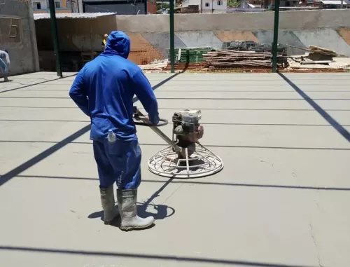 Concluída a Fase de Concretagem e Polimento do Novo Piso do Ginásio da Escola Acliméa em São Pedro