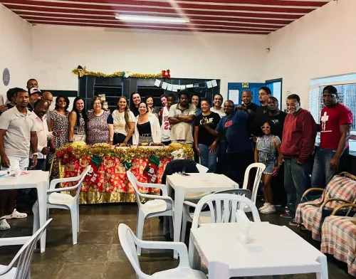 Celebração Natalina na Casa de Passagem: Secretaria Municipal de Assistência Social e Direitos Humanos Oferece Ceia Especial