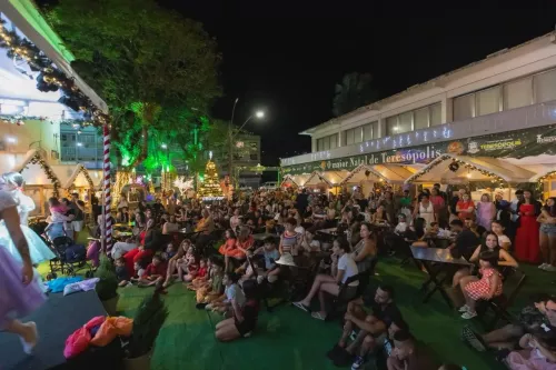 Vila do Papai Noel cativa visitantes e consagra Teresópolis como destino natalino em noite mágica