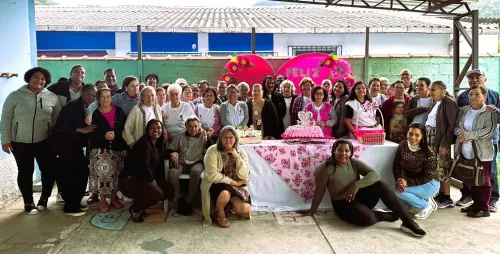 CRAS Meudon celebra homenagem dedicada às mães